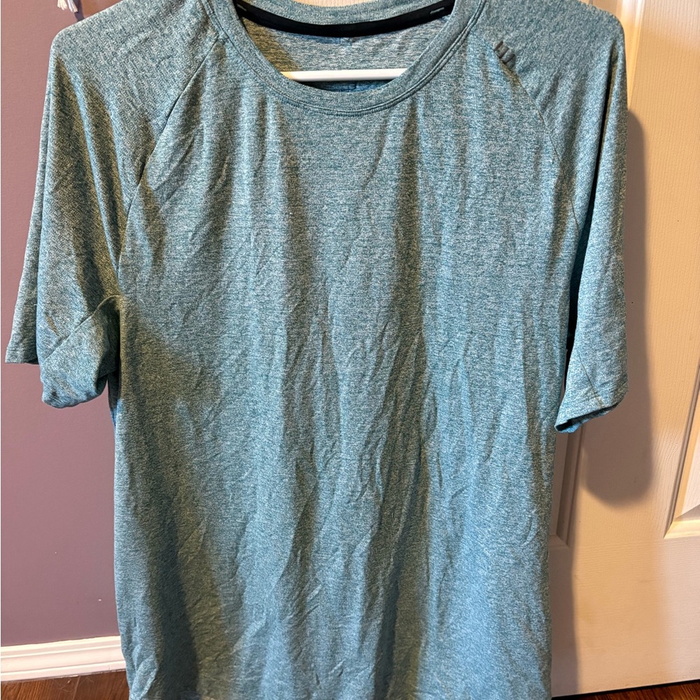 Lululemon Mens Medium Shirt